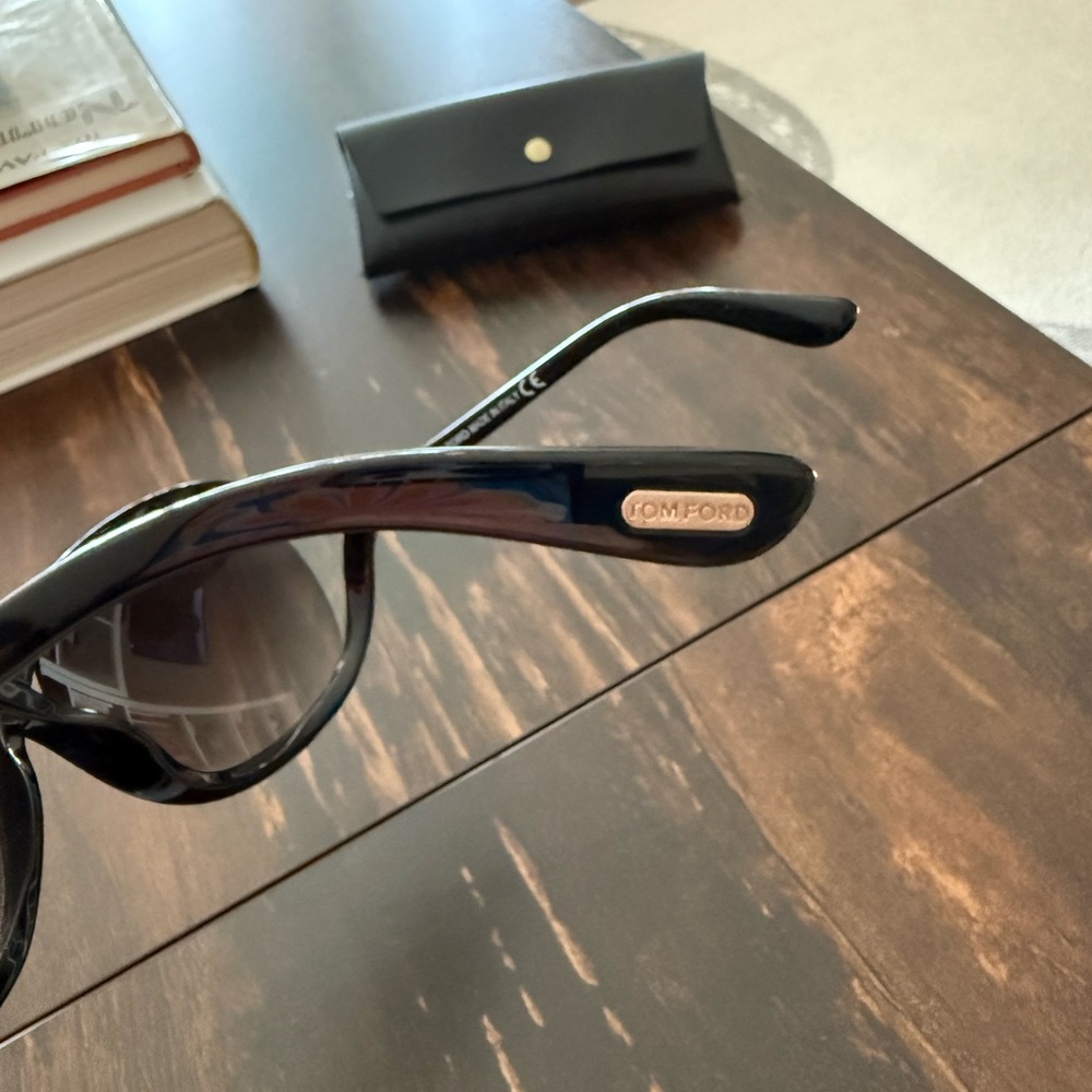 Tom Ford Whitney Oversized Black Sunglasses - Picture 5 of 5
